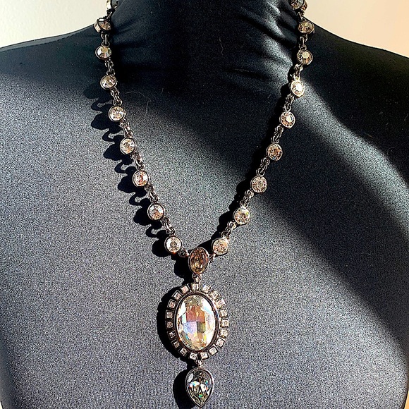 HOST PICK x2 💎 Swarovski Crystal Statement Necklace - Picture 2 of 5